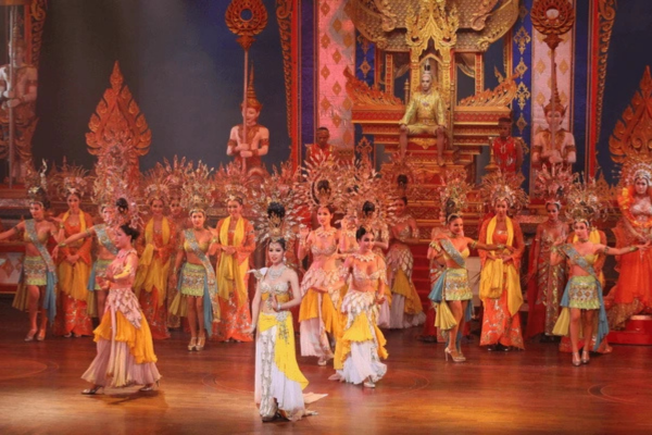 Spectacular Alcazar Cabaret Show