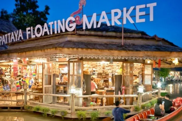 Explore Pattaya Traditional Floating Market