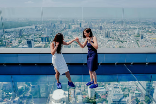 Experience Mahanakhon SkyWalk – Evening Visit