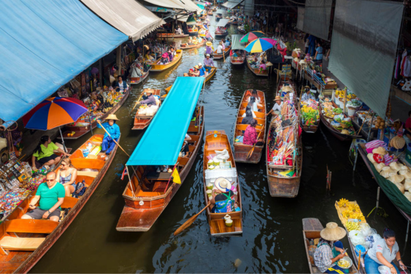 Damnoen Saduak Floating Market